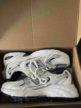 Женские кроссовки New balance