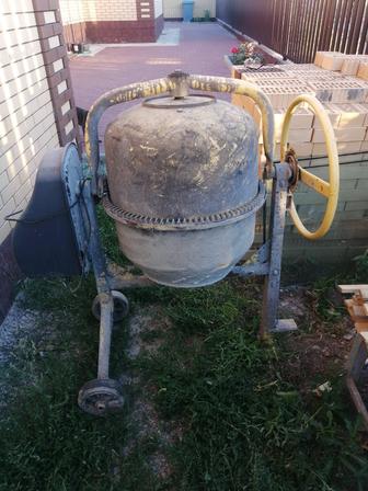 Продам бетономешалку б/у