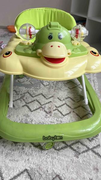 Продам ходунки детские babyton