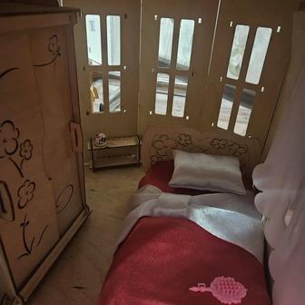 Продается кукольный домик, в хорошем состоянии, с мебелью