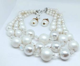 Набор 3 рядное ожерелье и клипс из бусин имитация жемчуга.