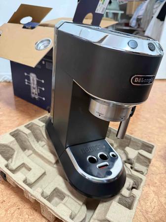 Кофеварка Delonghi