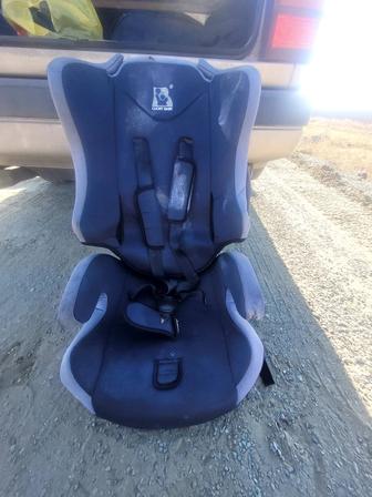 Продам автокресло бустер