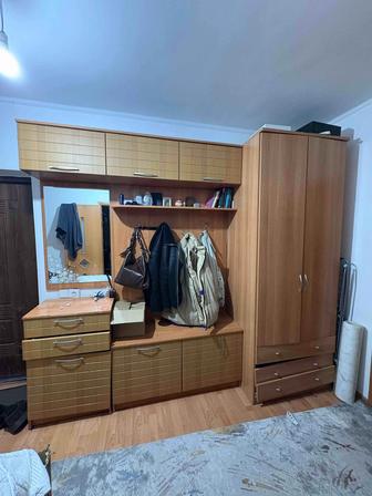 Отдам шкаф для прихожей