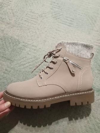 Продам ботинки