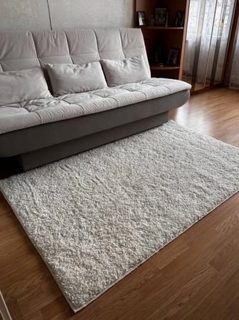 Ковер белый пушистый