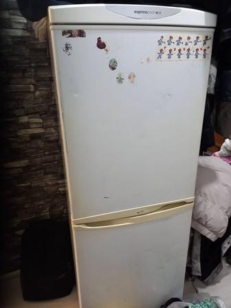 Холодильник буу