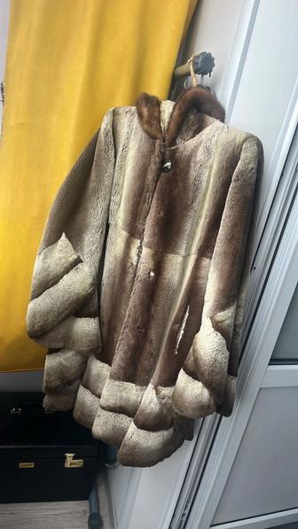 Продается натуральный женский полушубок