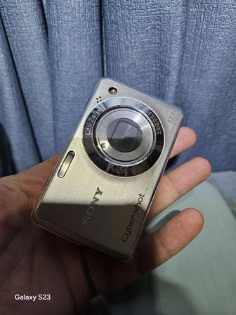 Цифровой фотоаппарат Sony Cuber-shot