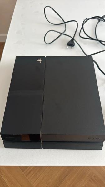Продам Игровая приставка Sony PlayStation 4
