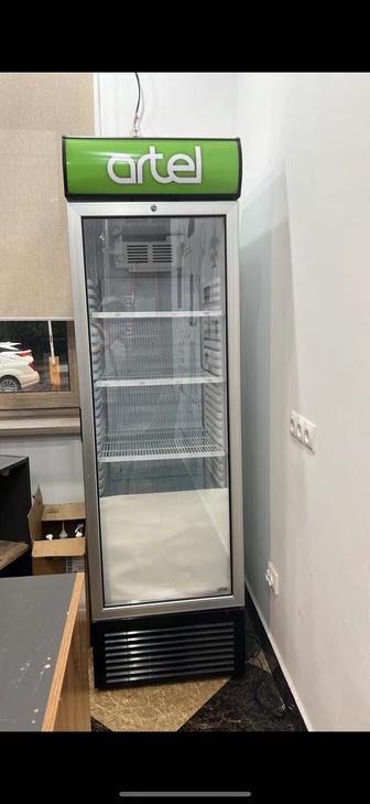 Холодильник витринный