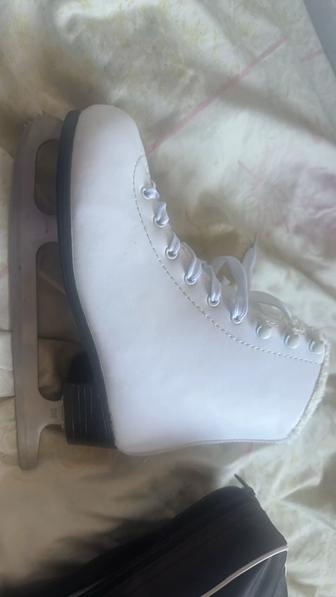 Продам коньки