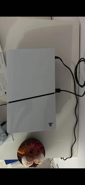 Продам PS5 Slim как новая!