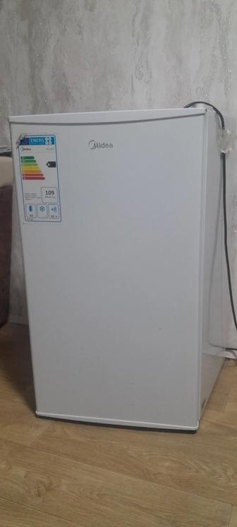 Продам мини холодильник