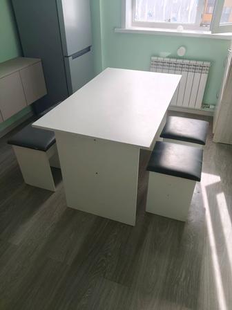 Стол кухонный и 4 стула
