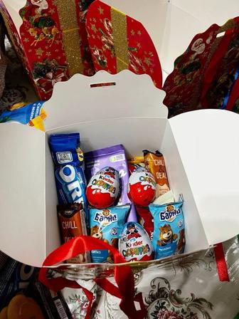 Новогодние кульки со сладостями