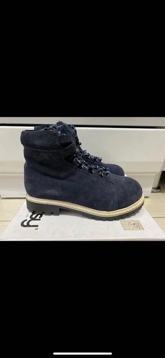 Ботинки на девочку