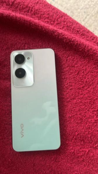 Срочно продам телефон VIVO Y18