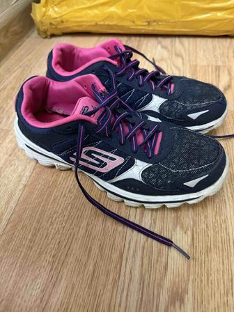 Кроссовки от Skechers