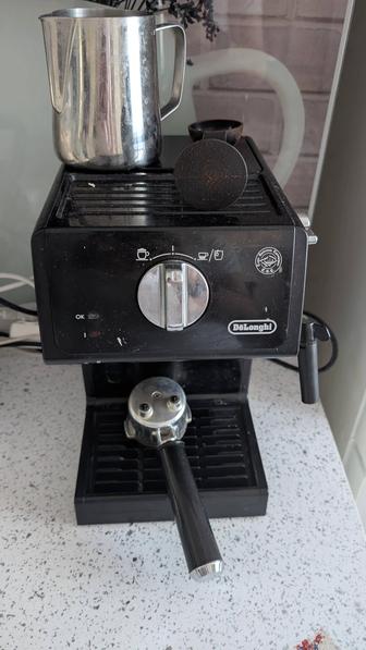 Кофеварка Delonghi