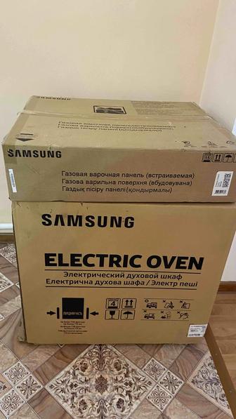 Духовой шкаф Samsung NV68R2340RB/WT черный