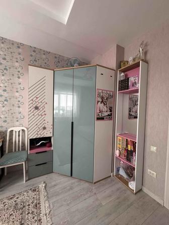 Продам спальный гарнитур