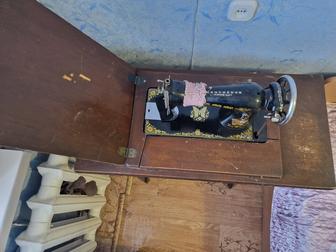 Машинка швейная, ретро