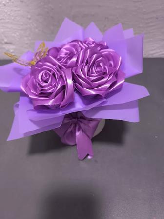 Атласные розы