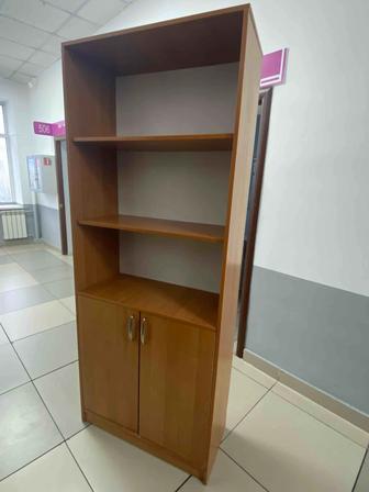 Коричневый шкаф