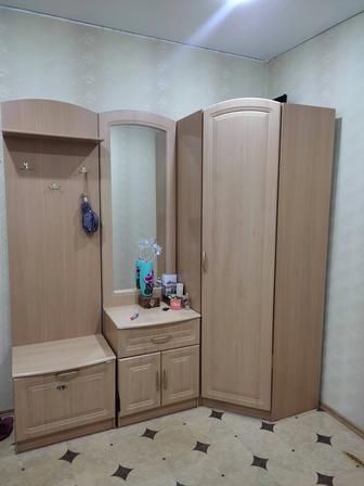 Продам прихожий шкаф