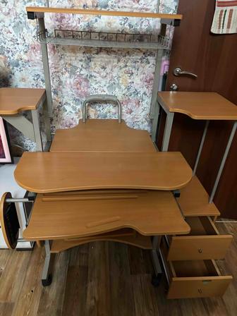 Продам компьютерный стол
