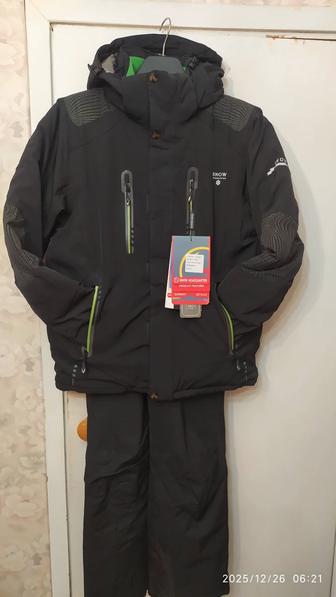 Продам мужской лыжный костюм облегченный для активного отдыха 46р-р