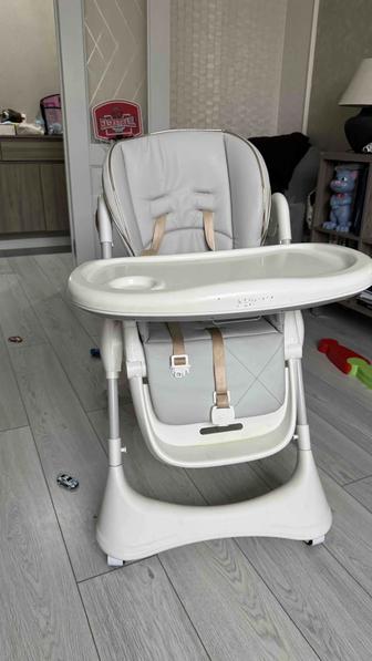 Детский стульчик для кормления