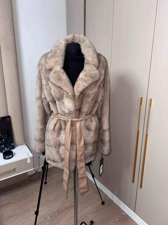 Шуба из натуральной норки ! Новая! Последняя!