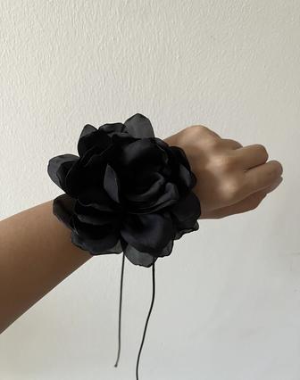 Чокер цветок на шею