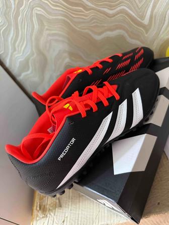 Сороконожки мужские Adidas Predator