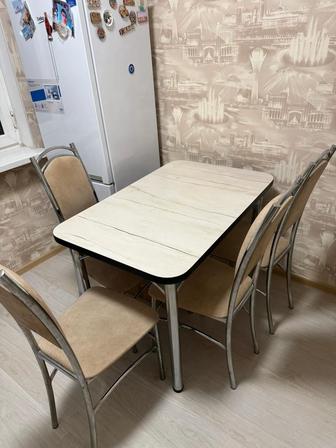 Столы и стулья