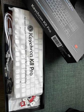 Keychron K8 Pro (белый, Gateron Red, Hot-Swappable, RGB) клавиатура СРОЧНО