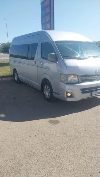 Пассажирские перевозки на Тойота Хайс. Услуги микроавтобуса. Развозка