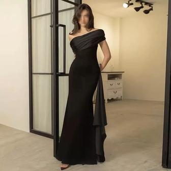 Черное миди платье