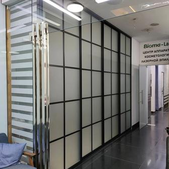 Стеклянная перегородка раздвижная