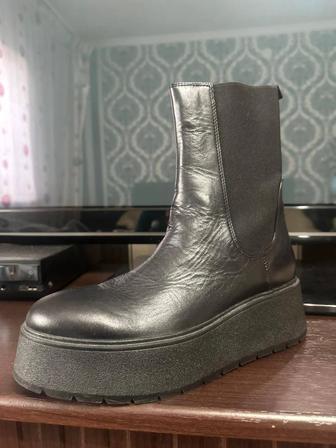Продам сапоги Zara