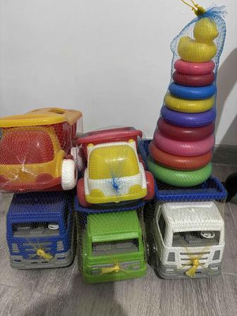 Игрушки пластиковые
