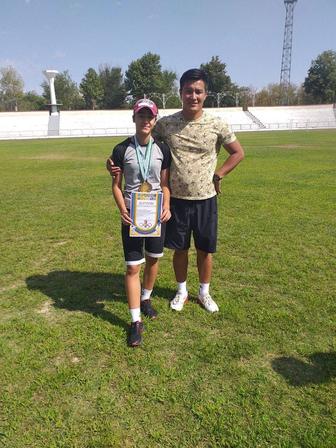 Тренер по легкой атлетике стаж работы более 10 лет.