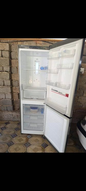 Продам хорошую холодильника
