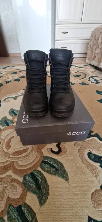 Продам Ботинки