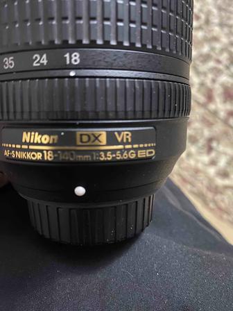 Объектив Nikon 18-140mm f/3.5-5.6G ED VR DX AF-S