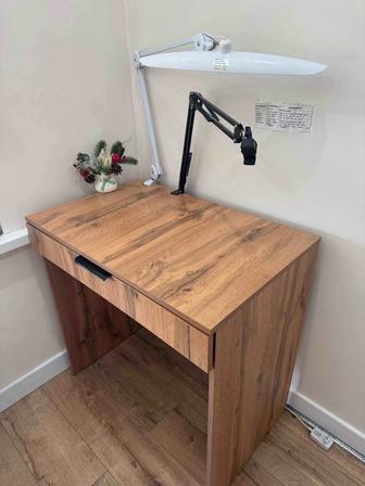 Продам маникюрный стол