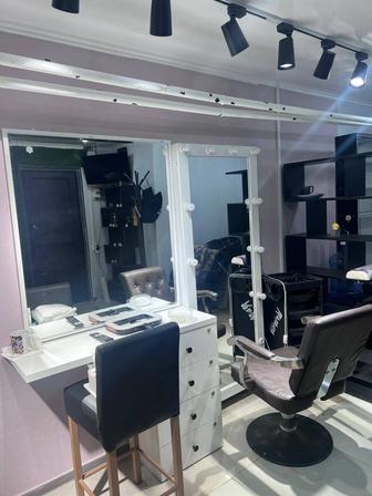 Столик для визажиста,бровиста, стилиста