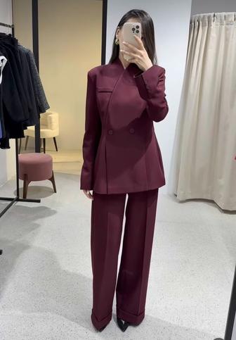 Костюм-двойка в цвете бургунди